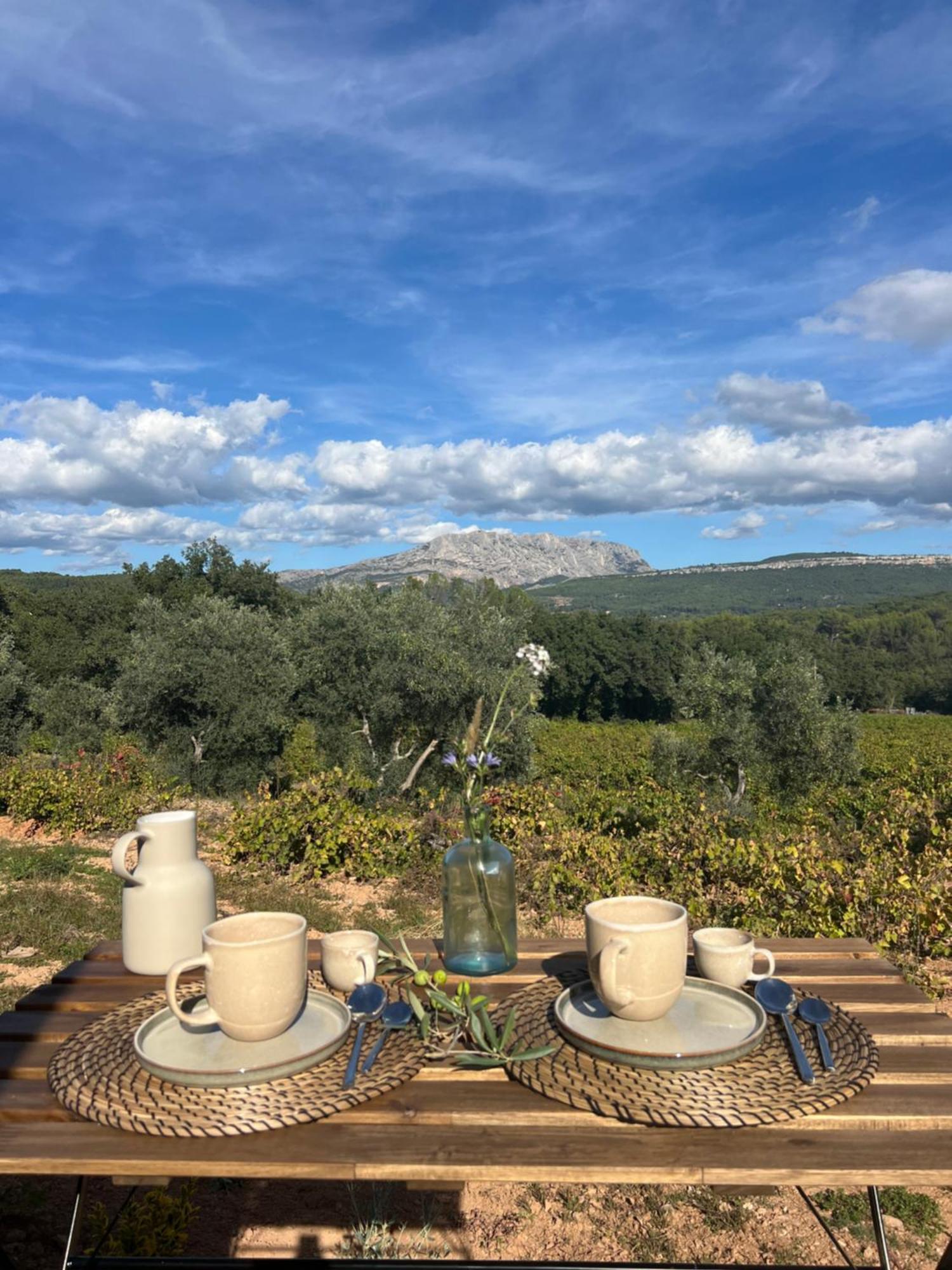 La Tiny House Sainte Victoire Lodge Meyreuil